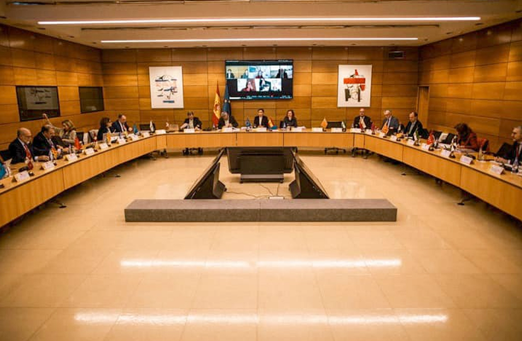 Salud exige de nuevo al Ministerio medidas para paliar el déficit nacional de médicos